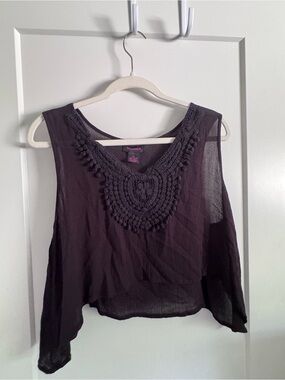 Sleeveless Crochet-Detail Crop Top - Plum